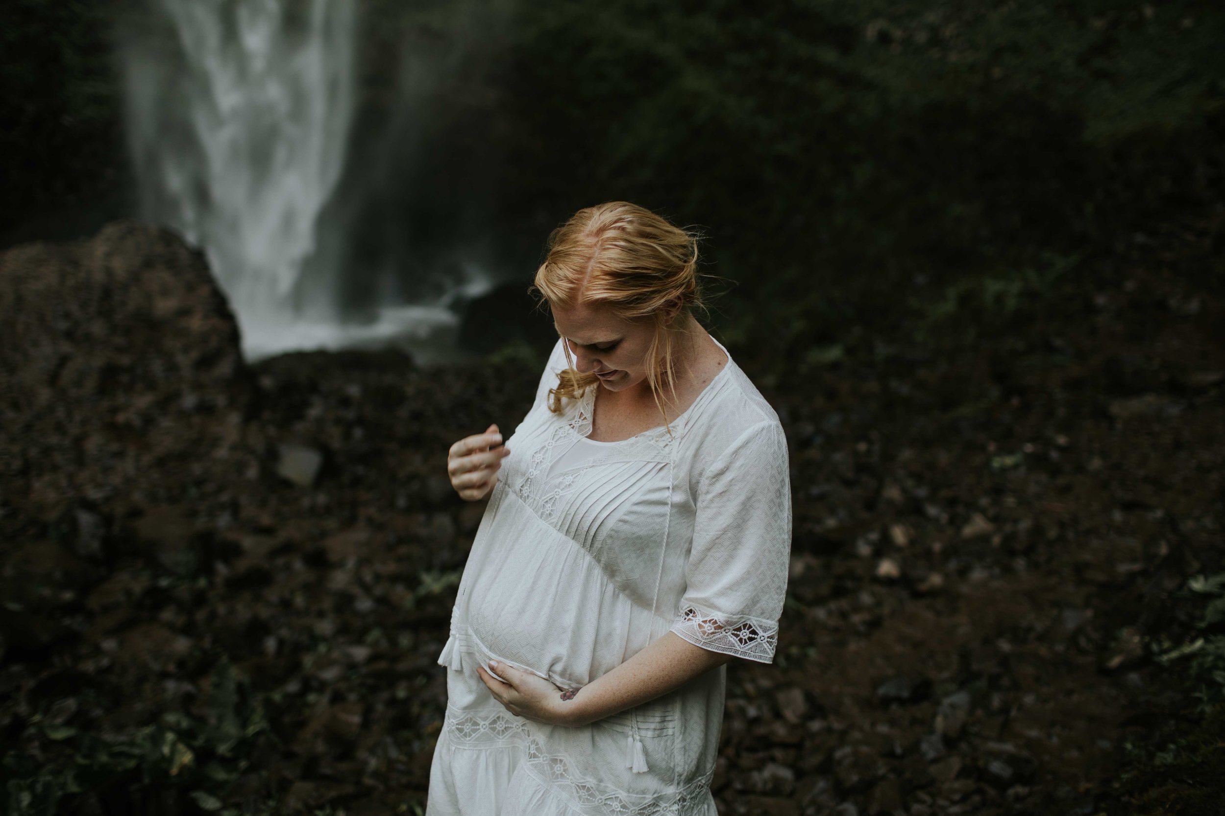 kate-joe-latourell-falls-columbia-river-gorge-maternity-ilumina-photography-7994.jpg