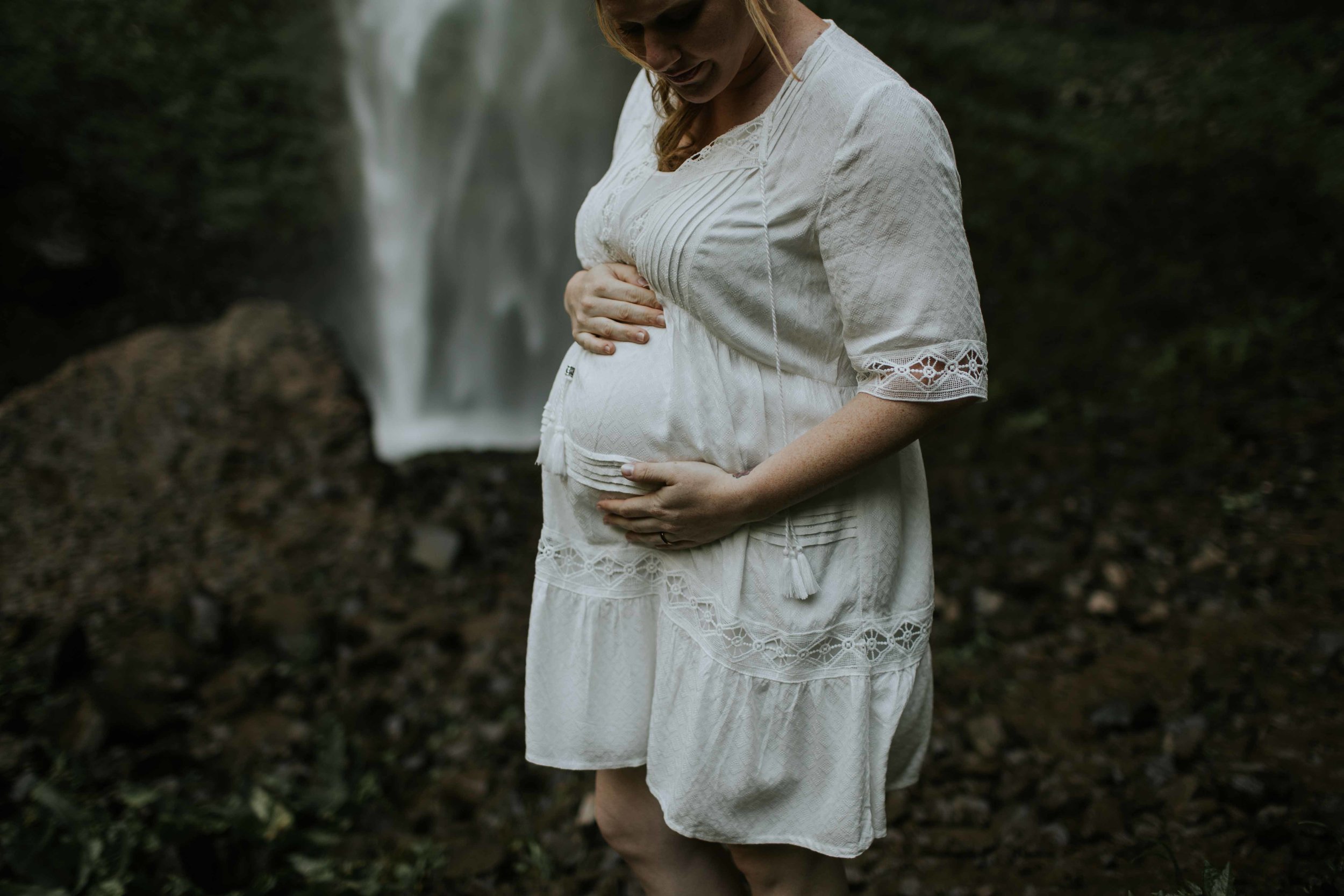 kate-joe-latourell-falls-columbia-river-gorge-maternity-ilumina-photography-8004.jpg