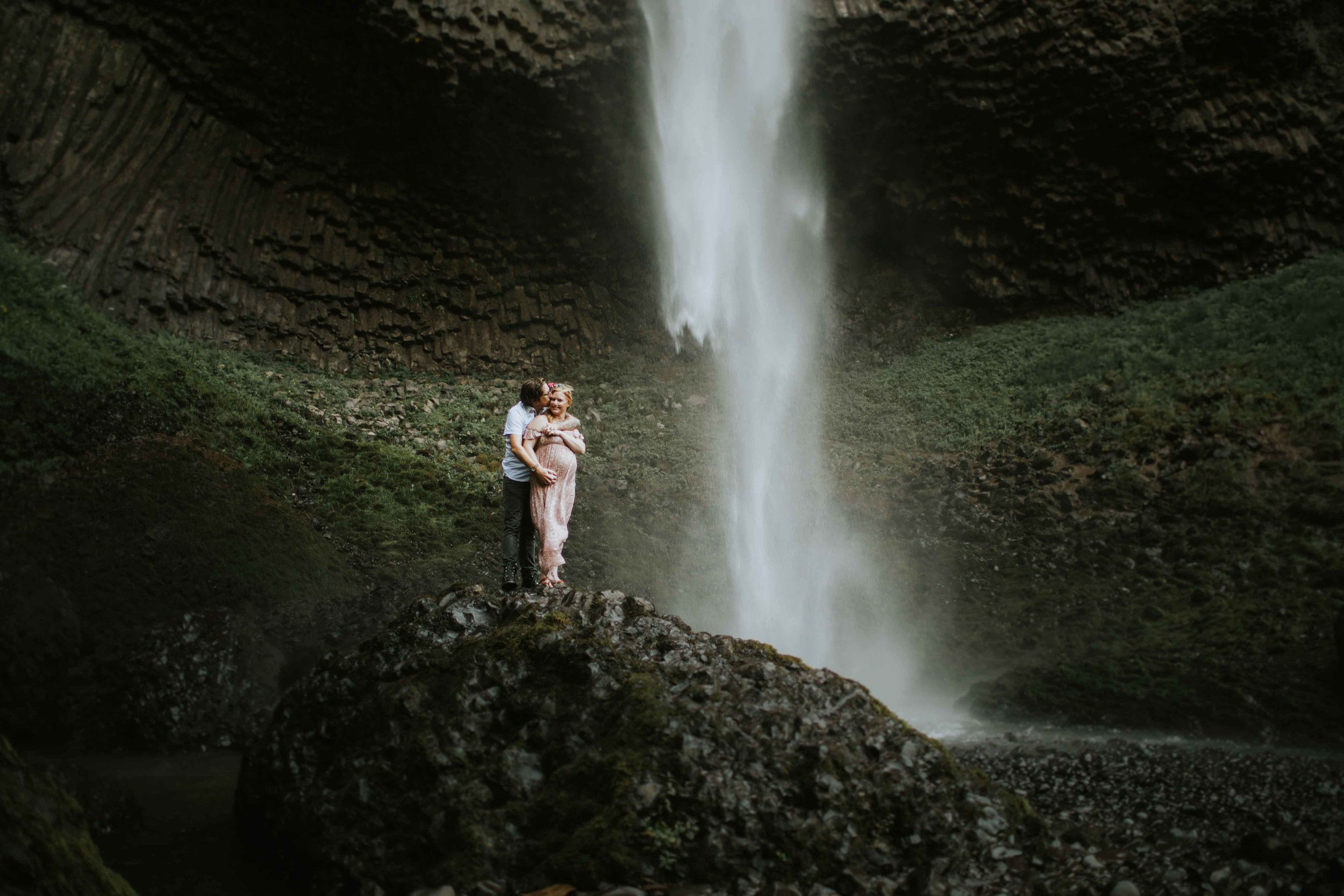 kate-joe-latourell-falls-columbia-river-gorge-maternity-ilumina-photography-8309.jpg