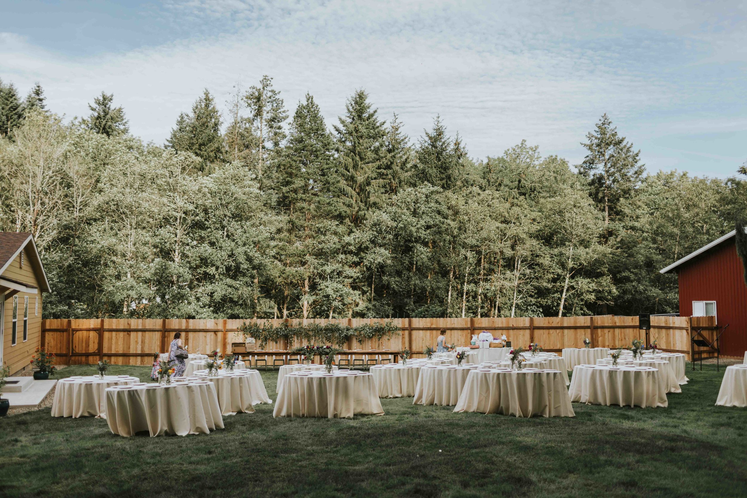 vancouver-washington-backyard-wedding-destination-wedding-annalyse-jonathan-ilumina-photography-4397.jpg