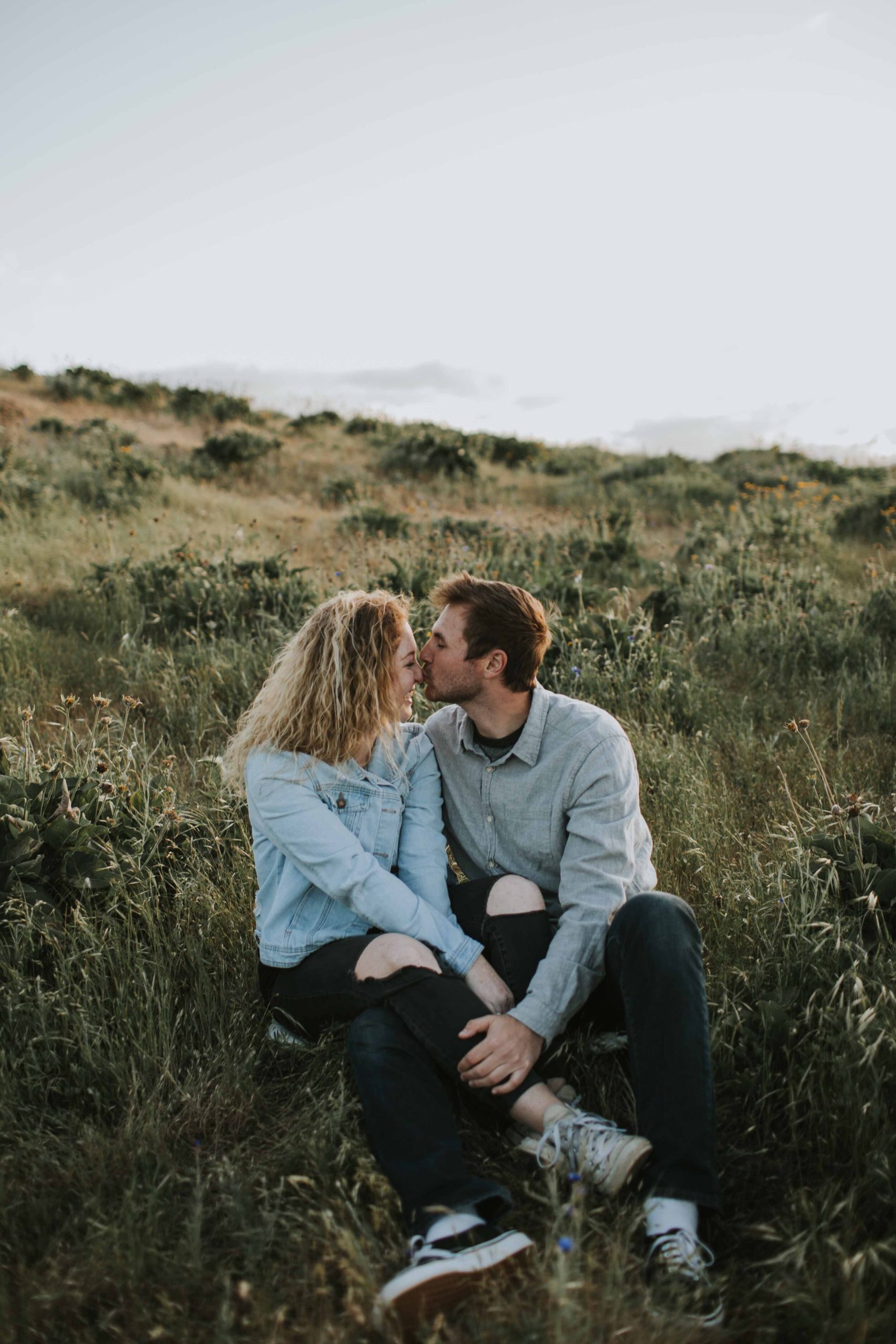 columbia-river-gorge-engagement-session-rowena-crest-dani-jarett-ilumina-photography-7758.jpg