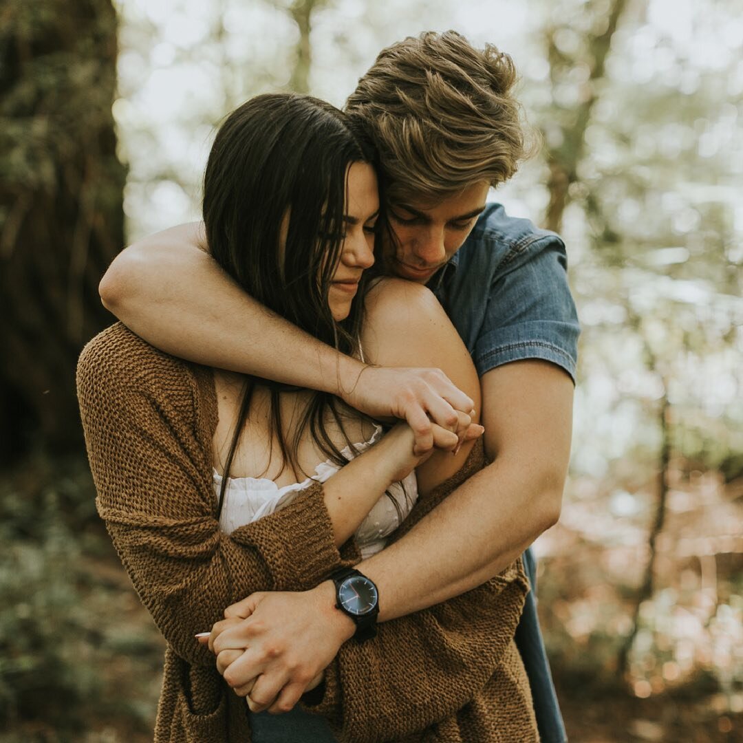 A few weeks ago I got to cross a huge goal off of my bucket/goals list. Since day one of pursuing a photography business, I've alwayyyys wanted to book an international destination wedding or elopement. And just over the past few weeks, that dream fi